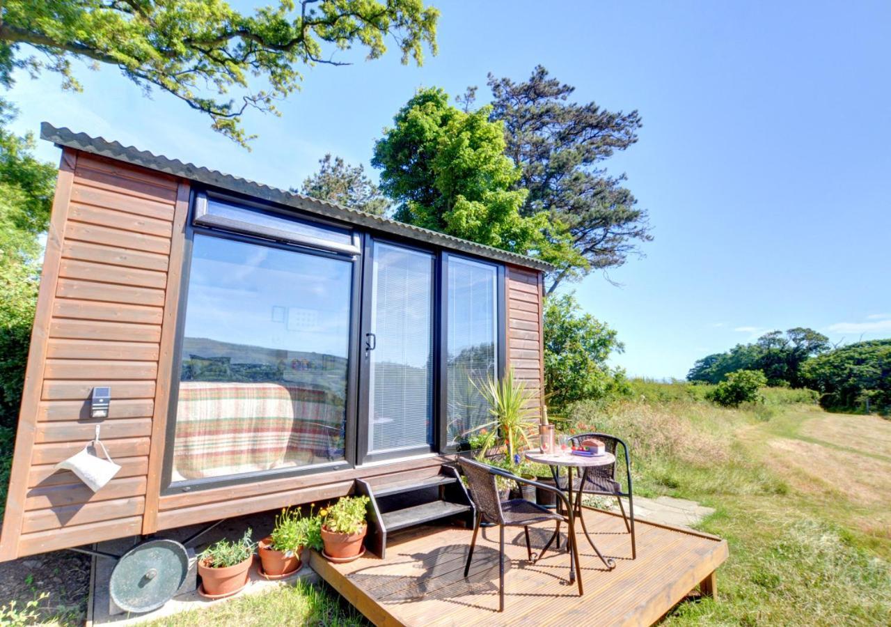 Shepherds Hut At Ridge Hall ステイス エクステリア 写真